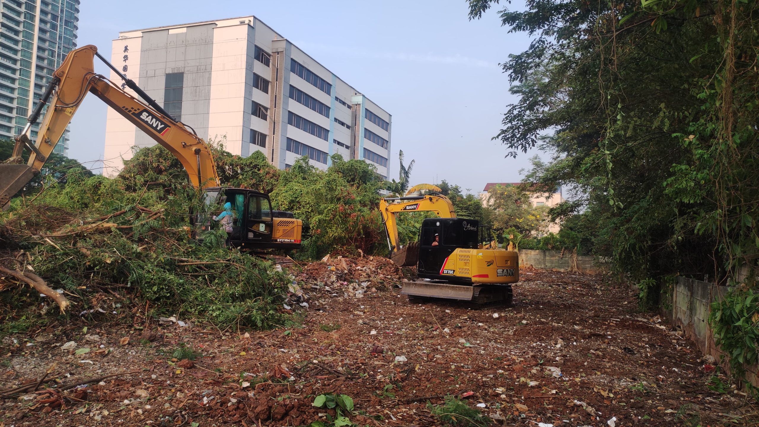 Proyek Pembersihan Lahan PIK 2